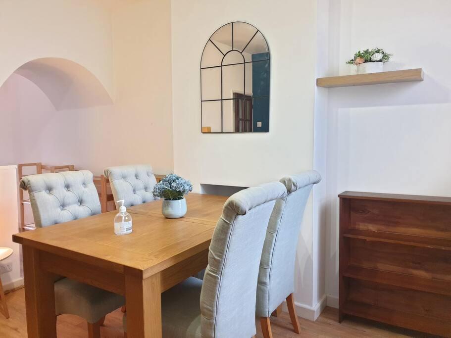 נורוויץ'' City Townhouse Close To Cafes And Restaurants מראה חיצוני תמונה
